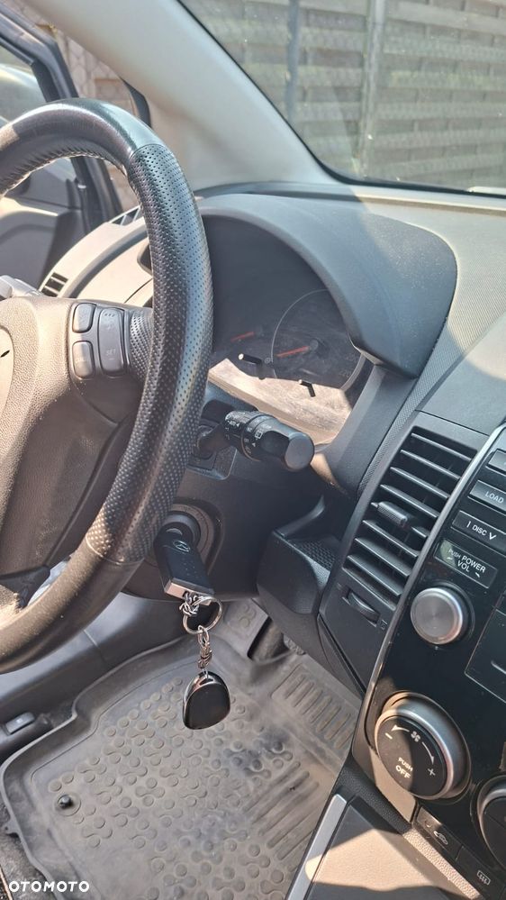 Mazda 5 - 6