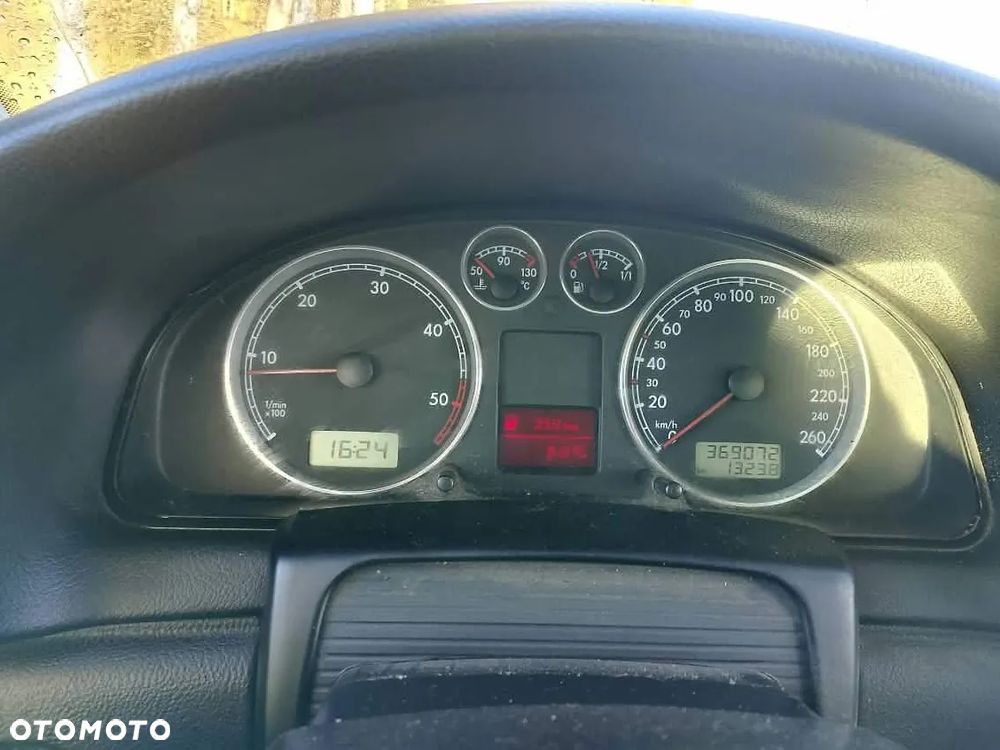Volkswagen Passat - 8