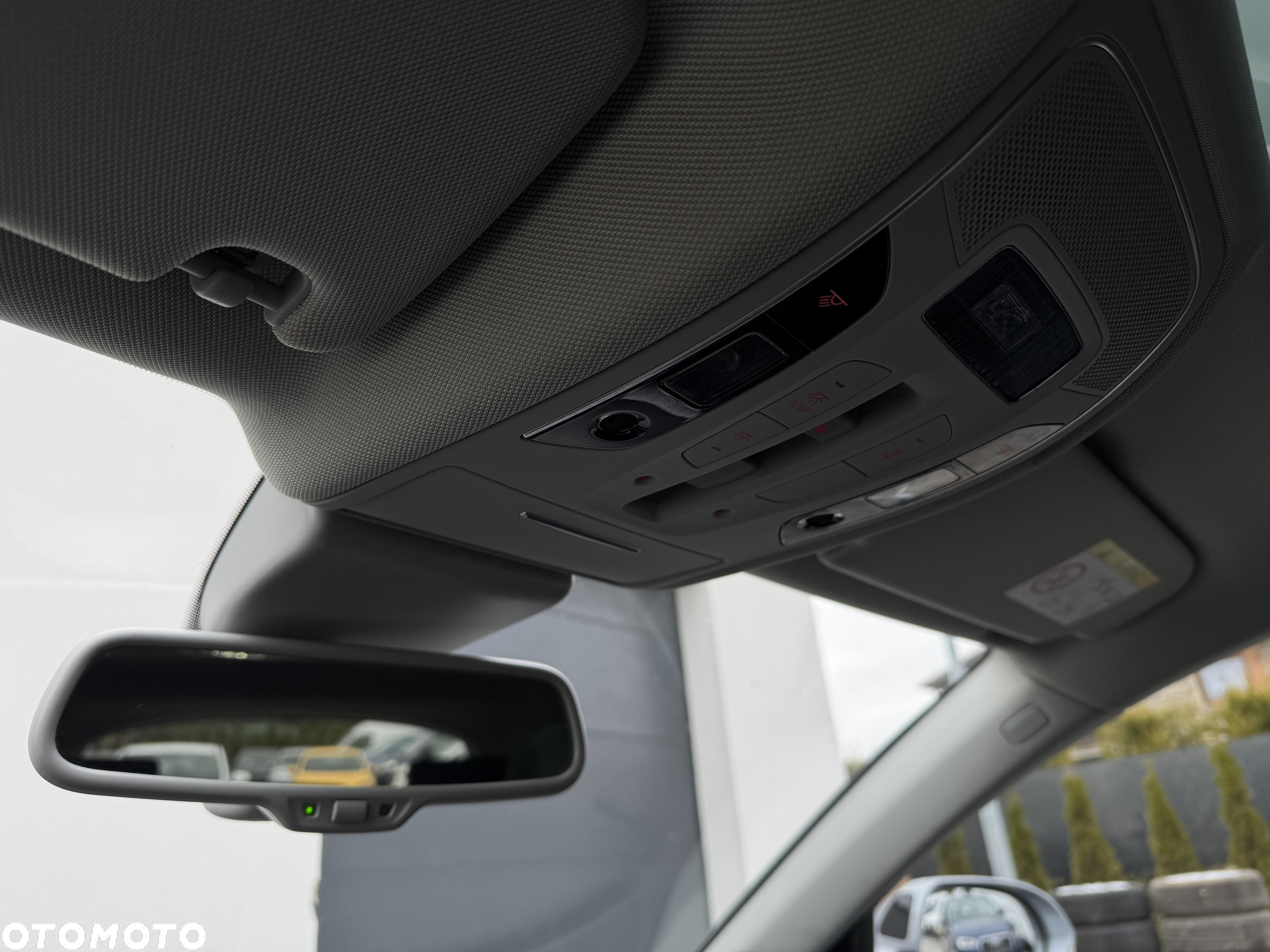 Audi A6 Avant 2.0 TDI Ultra S tronic - 24