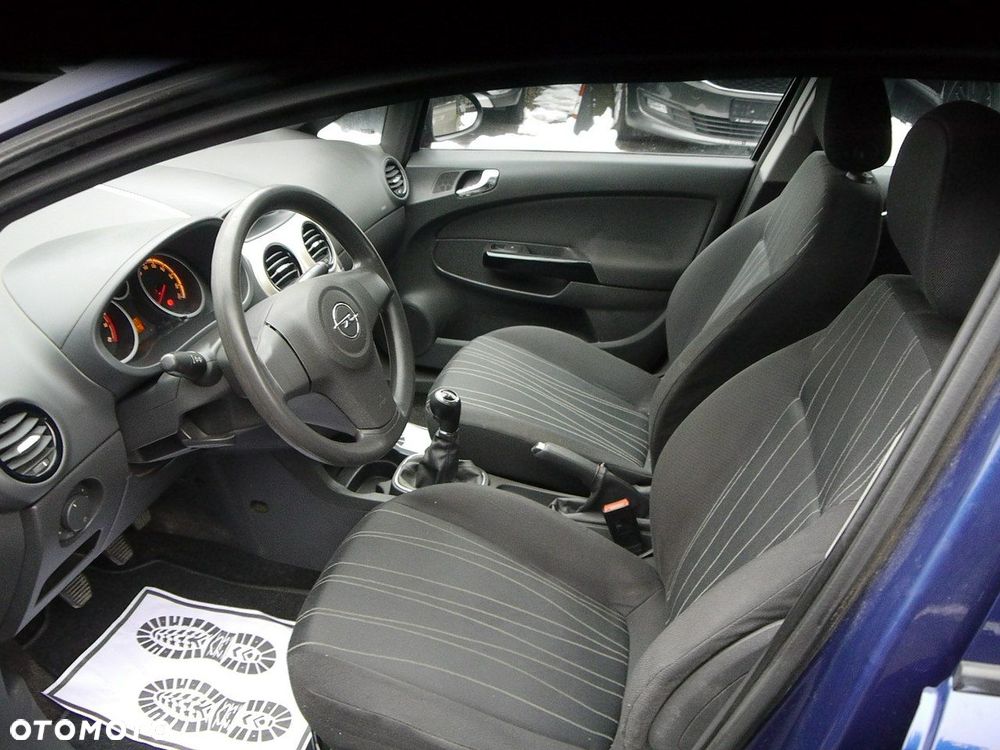 Opel Corsa 1.4 16V Cosmo - 15