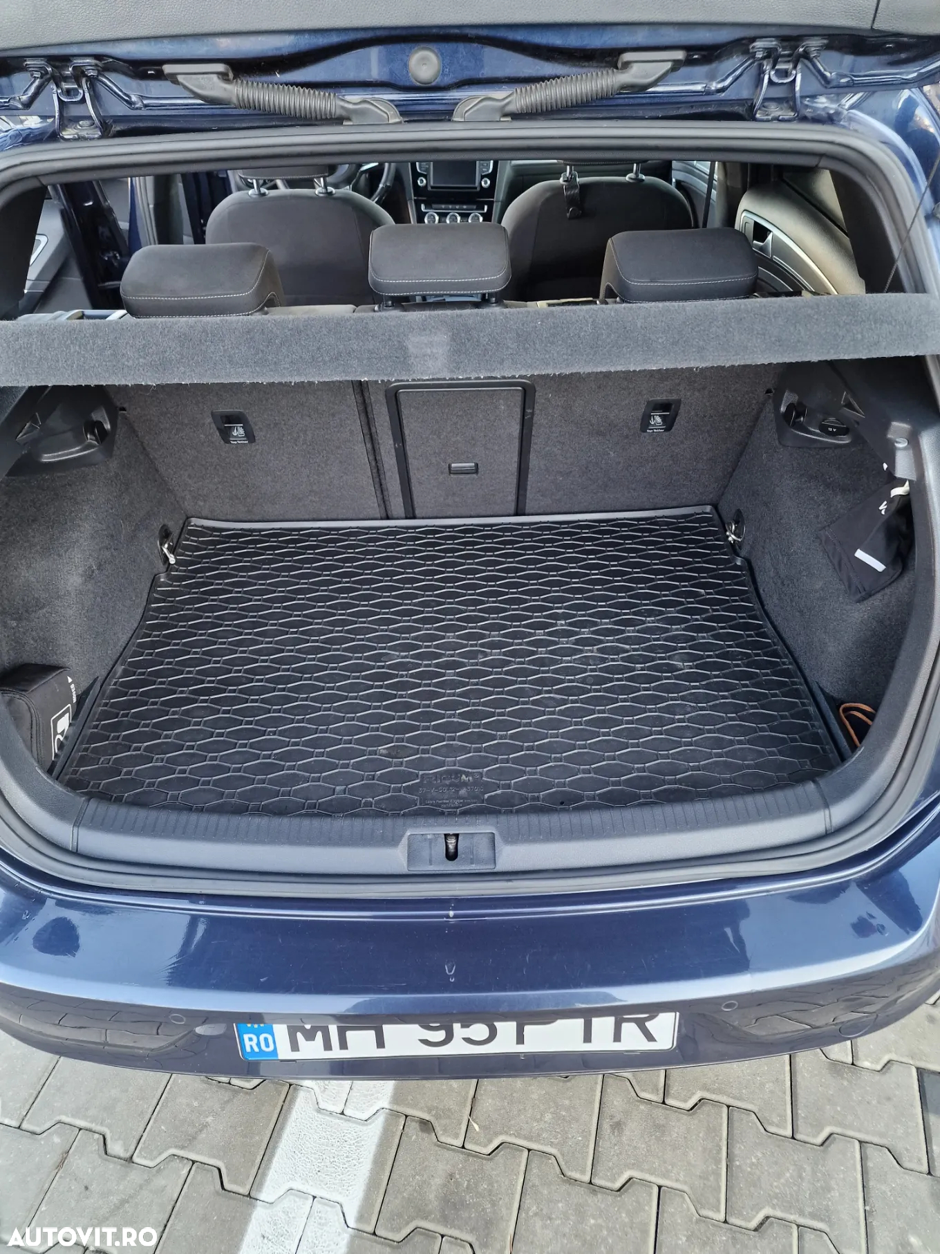 Volkswagen Golf 2.0 TDI 4Motion BMT Highline - 17