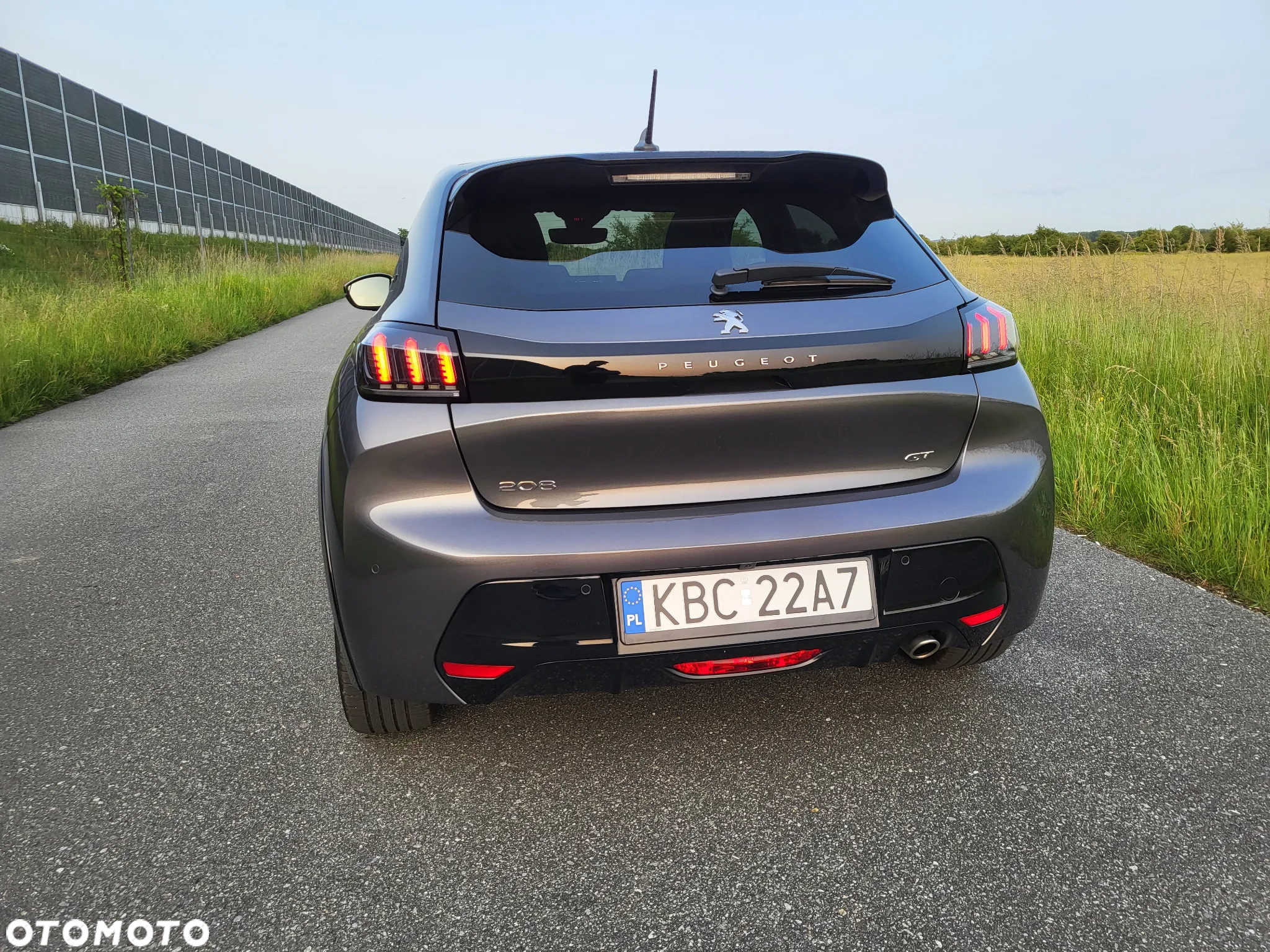 Peugeot 208 PureTech 100 EAT8 GT Pack - 25