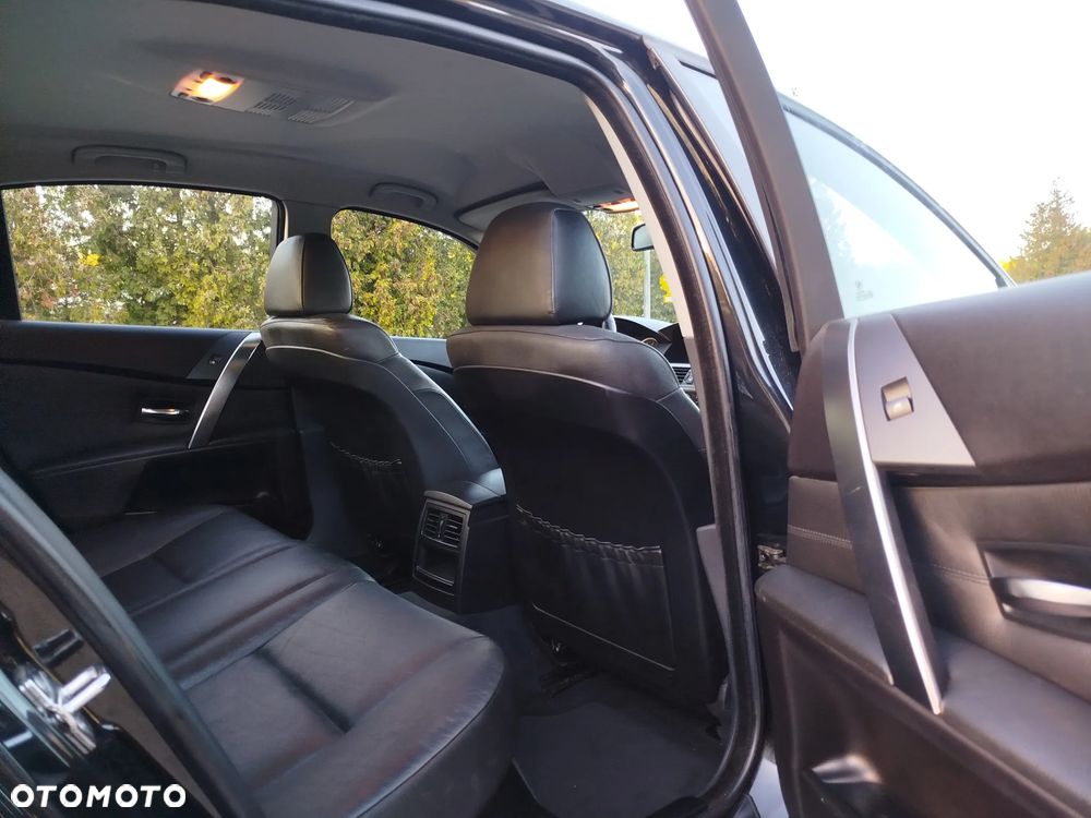 BMW Seria 5 520i - 22