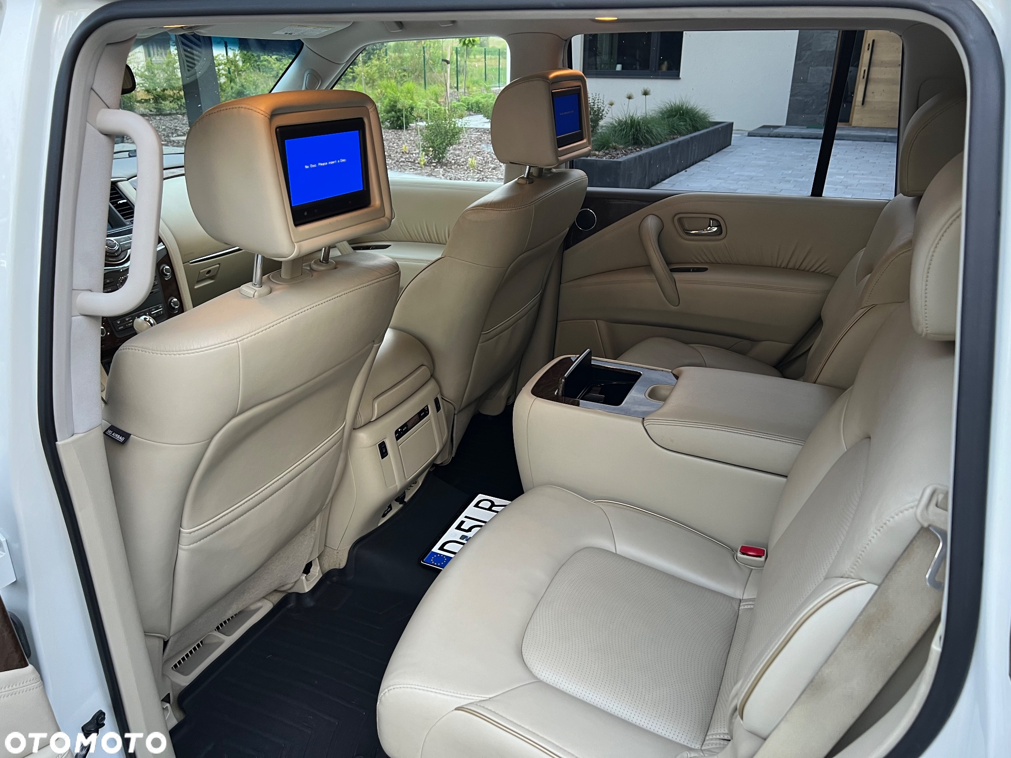 Infiniti QX80 - 11