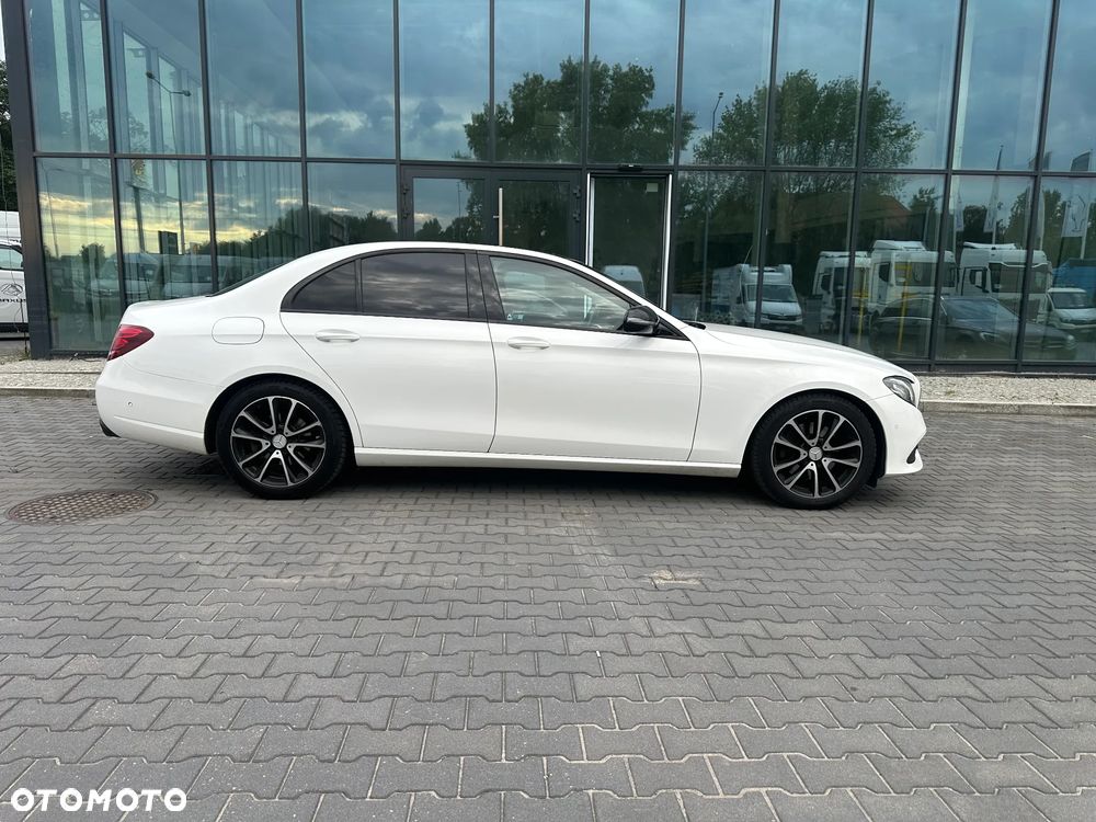 Mercedes-Benz Klasa E 220 d 9G-TRONIC - 2
