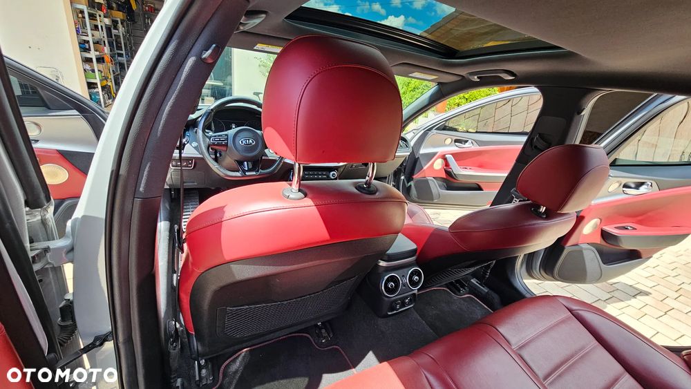Kia Stinger - 29