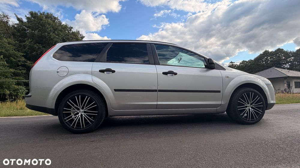 Ford Focus 1.6 Comfort - 24