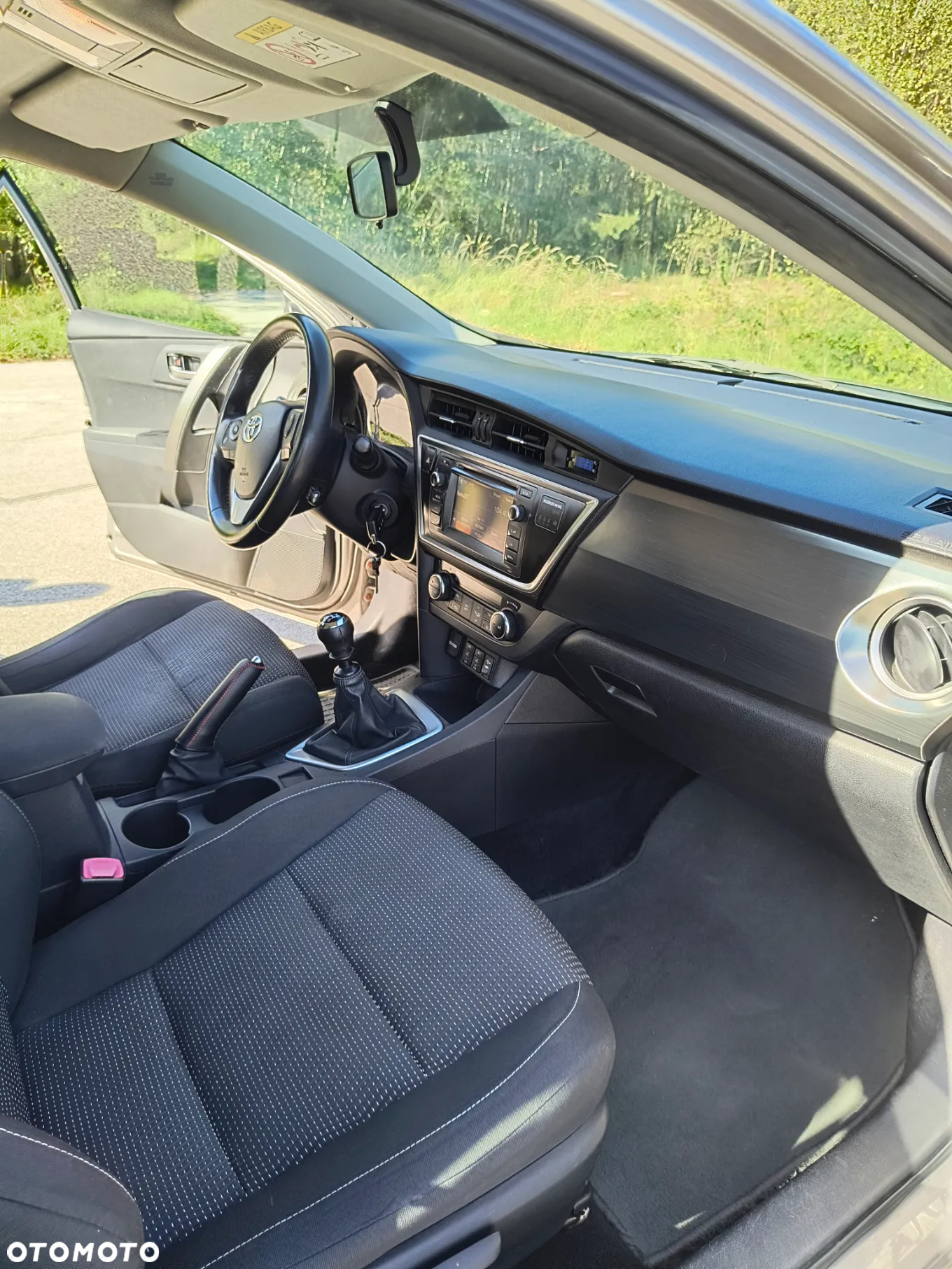 Toyota Auris 1.6 Premium Comfort - 27
