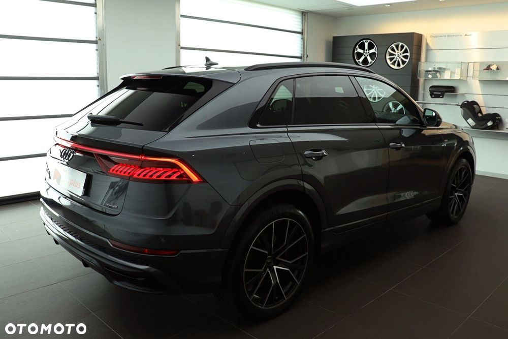 Audi Q8 - 10
