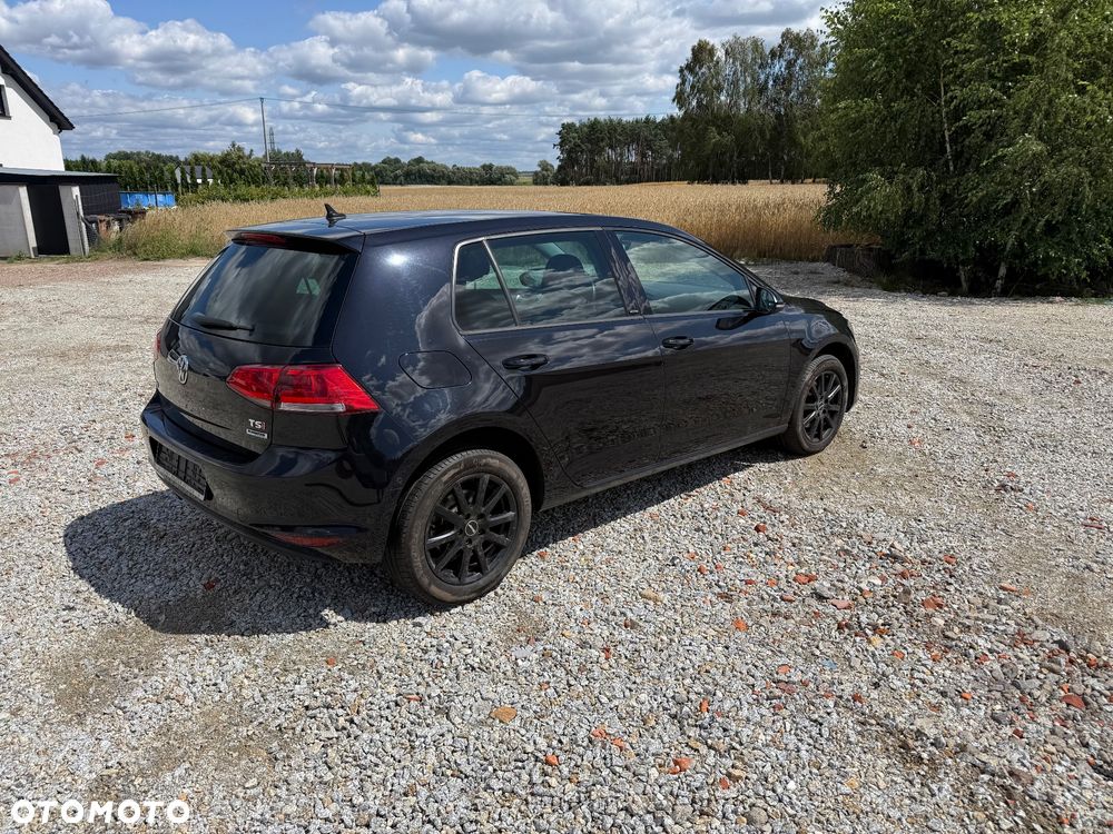 Volkswagen Golf - 1