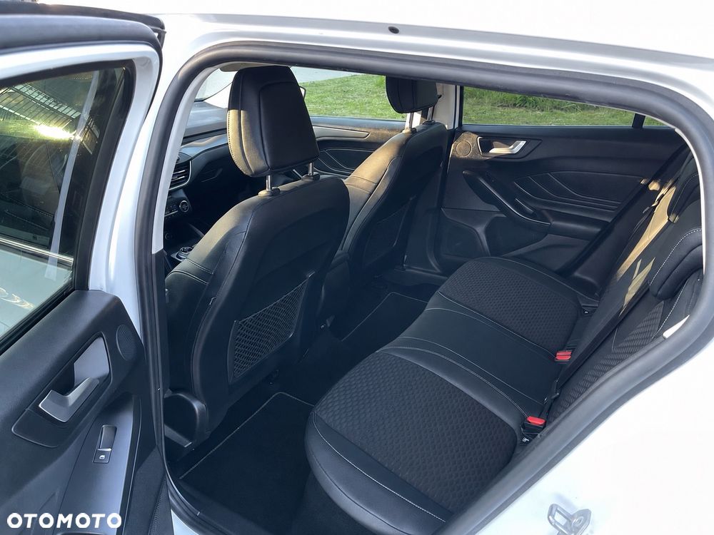 Ford Focus 2.0 EcoBlue Titanium Business - 16