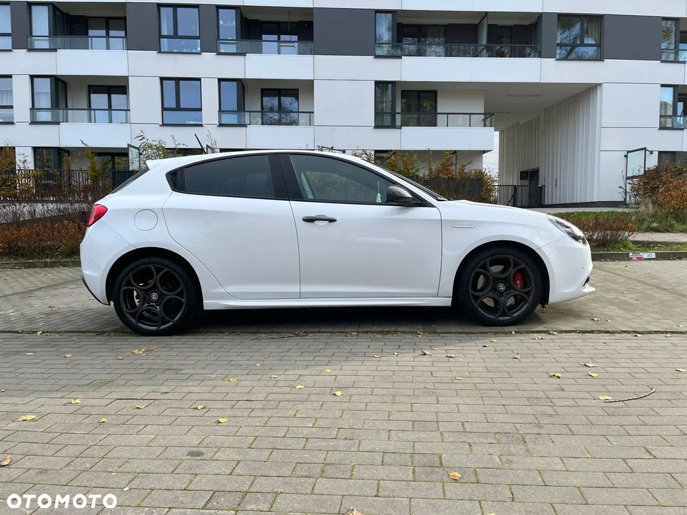 Alfa Romeo Giulietta Sport - 2