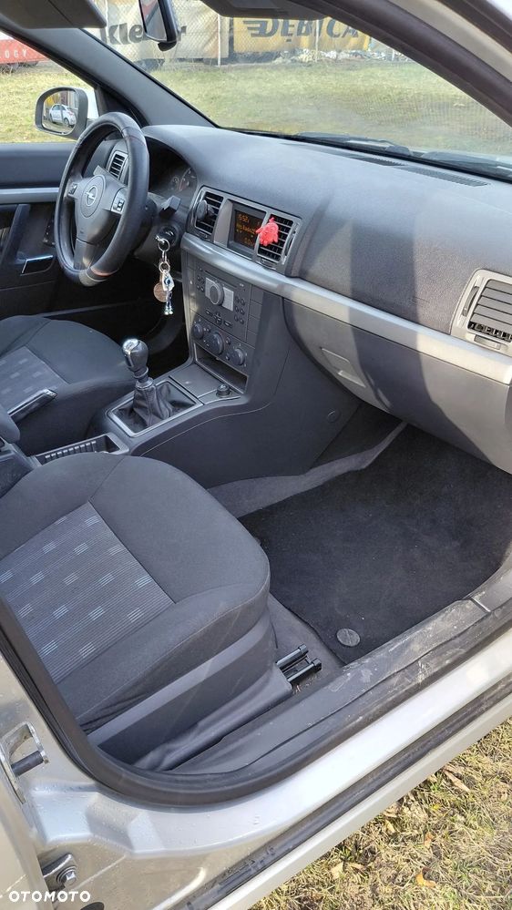 Opel Vectra 1.9 CDTI Essentia - 17