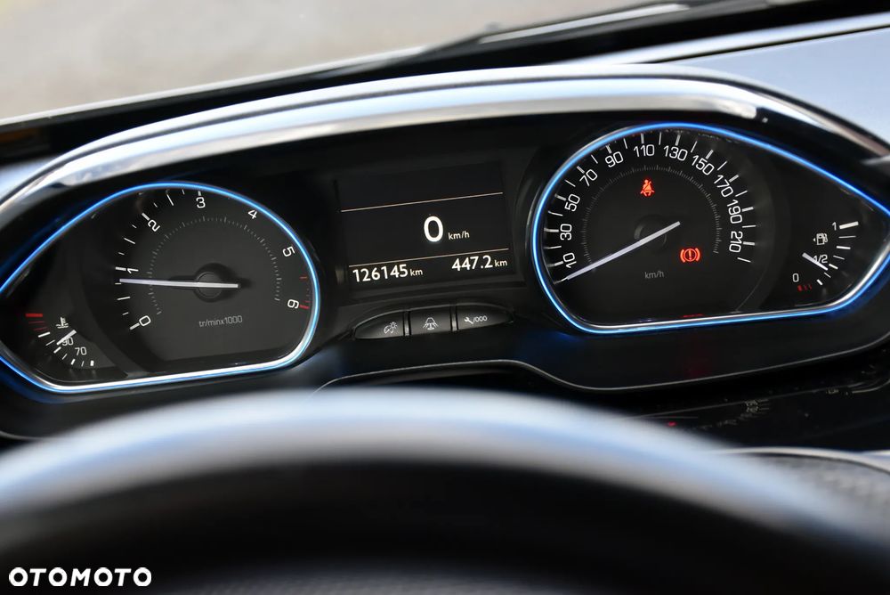 Peugeot 2008 BlueHDi 100 Allure - 38