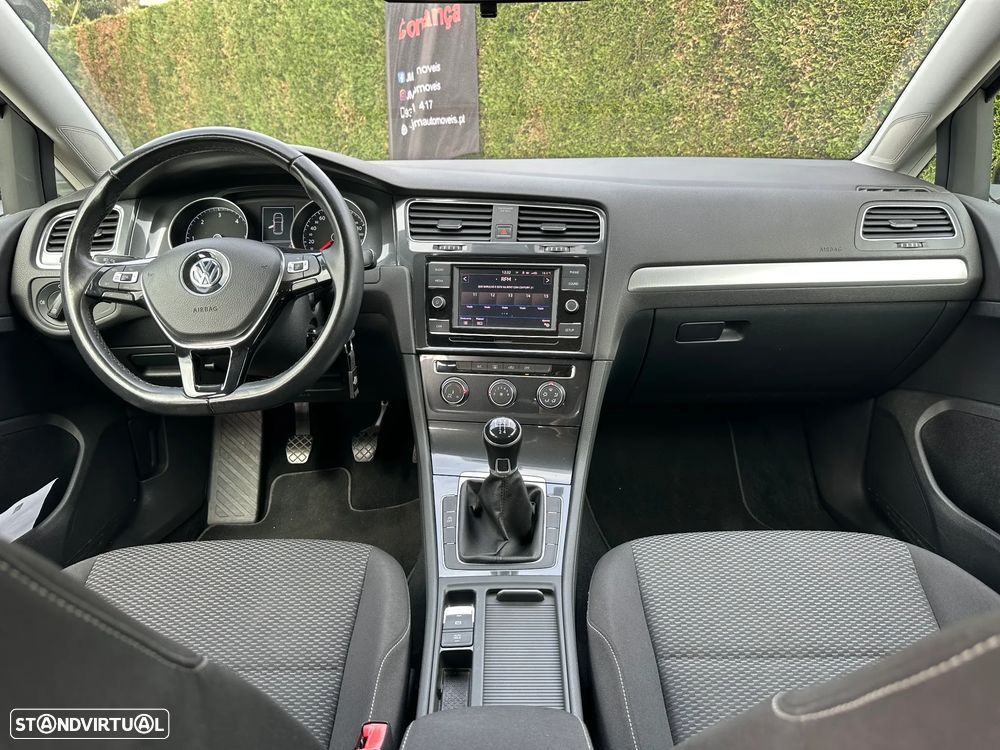 VW Golf 1.6 TDI Confortline - 8