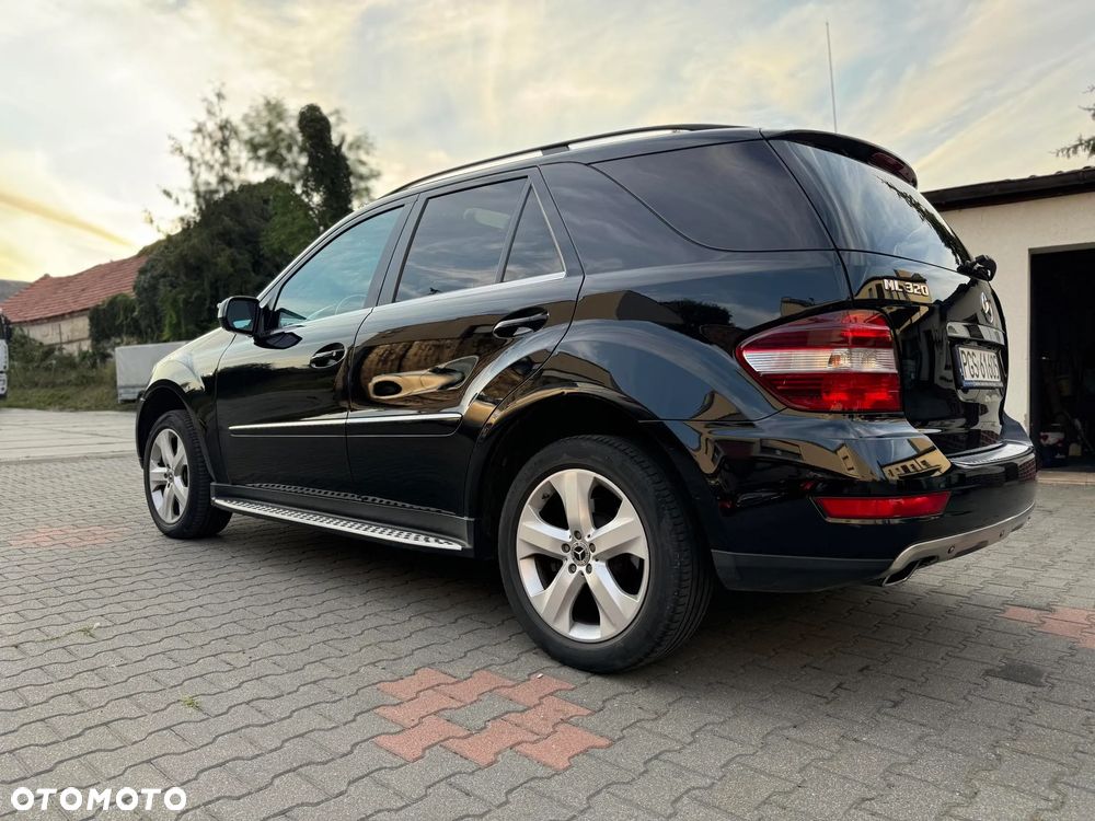 Mercedes-Benz ML - 7