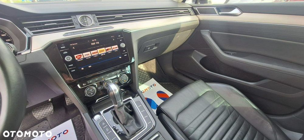 Volkswagen Passat - 17
