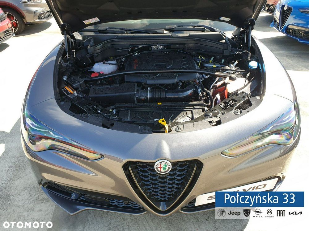 Alfa Romeo Stelvio - 8