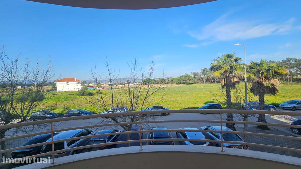 Apartamento T3 com varanda, ar condicionado e 2 casas de banho - Grande imagem: 3/16