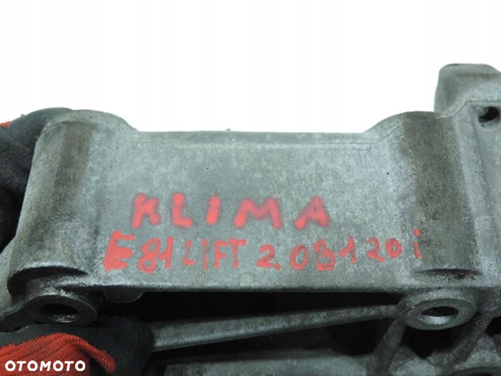 ŁAPA MOCOWANIE SPRĘŻARKI BMW E81 E87 2.0 N43 - 3