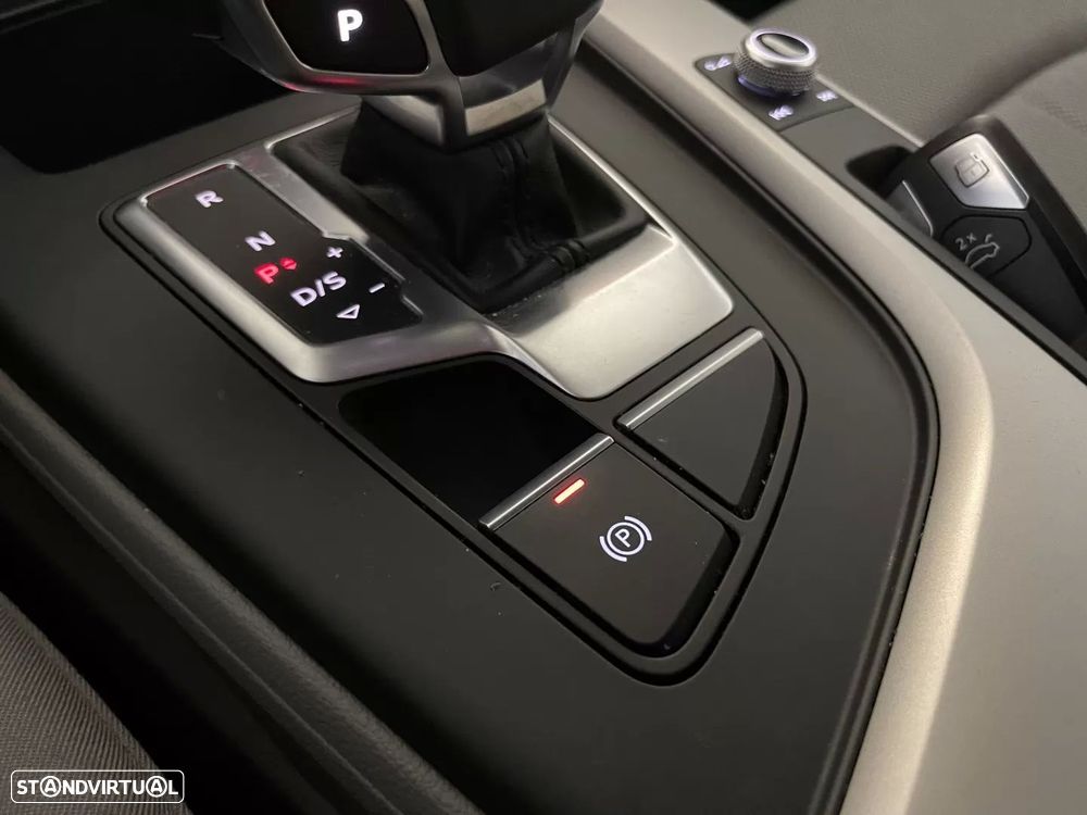 Audi A4 Avant 30 TDI Advanced S tronic - 31