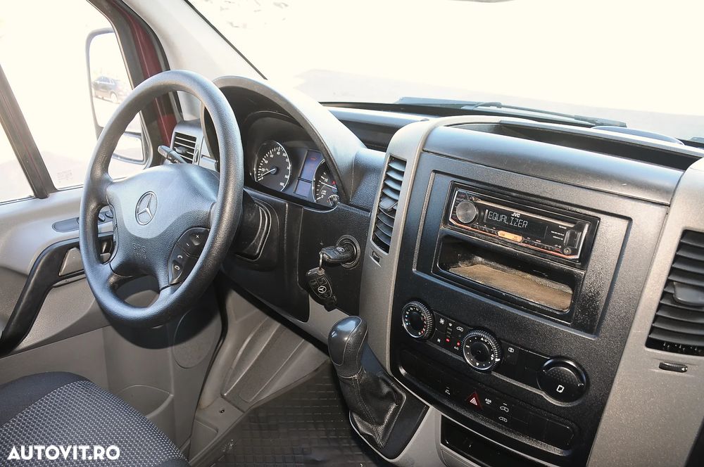 Mercedes-Benz Sprinter - 12