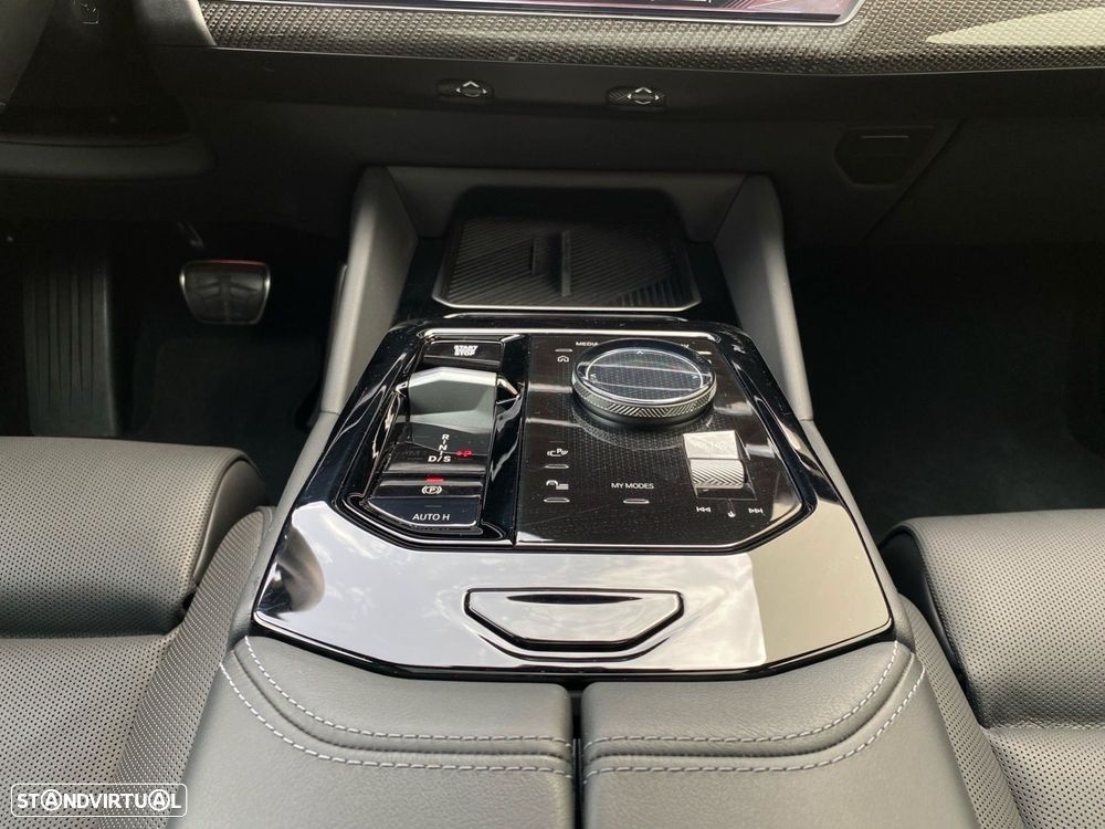 BMW 520 d Pack Desportivo M Pro - 12
