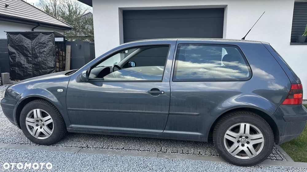 Volkswagen Golf - 4