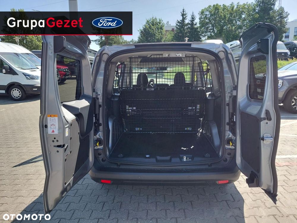 Ford Transit Courier - 17