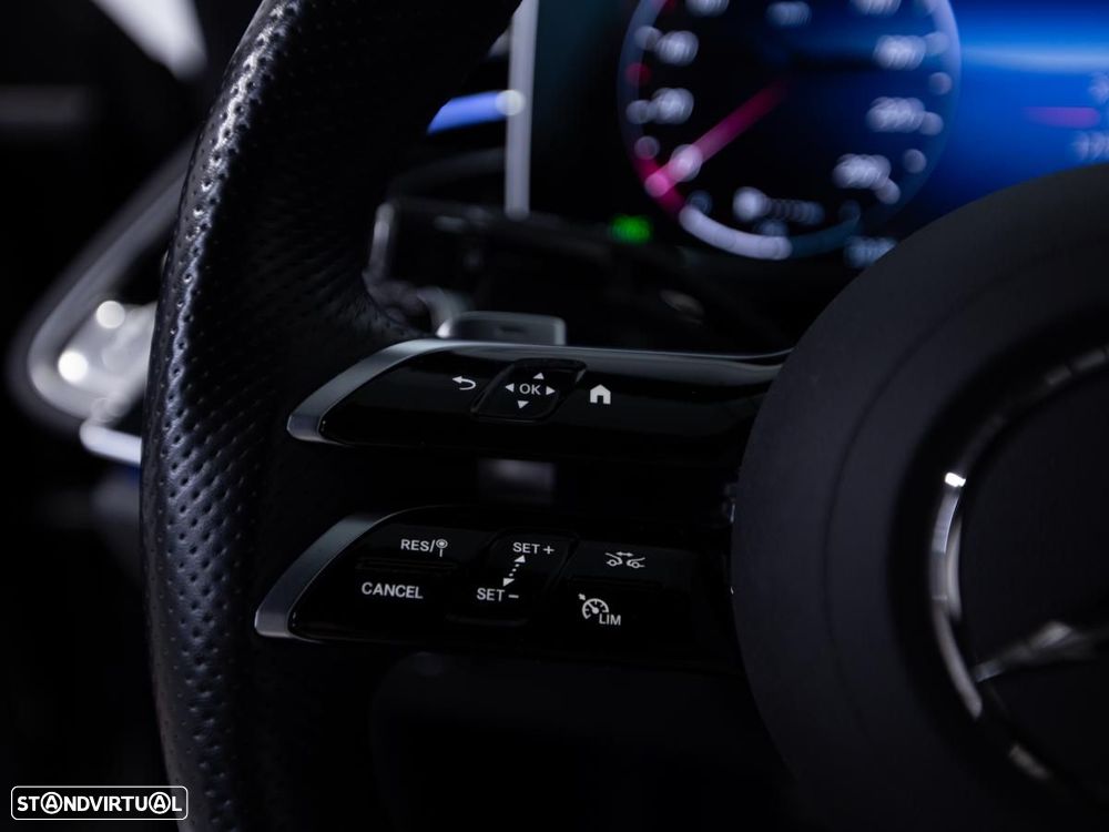 Mercedes-Benz E 300 de 4Matic 9G-TRONIC AMG Line - 18