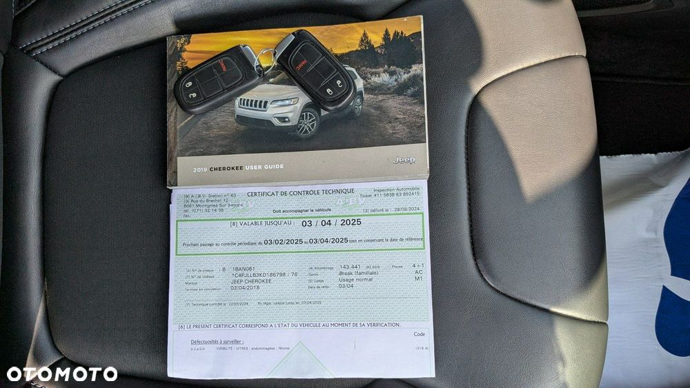 Jeep Cherokee - 21
