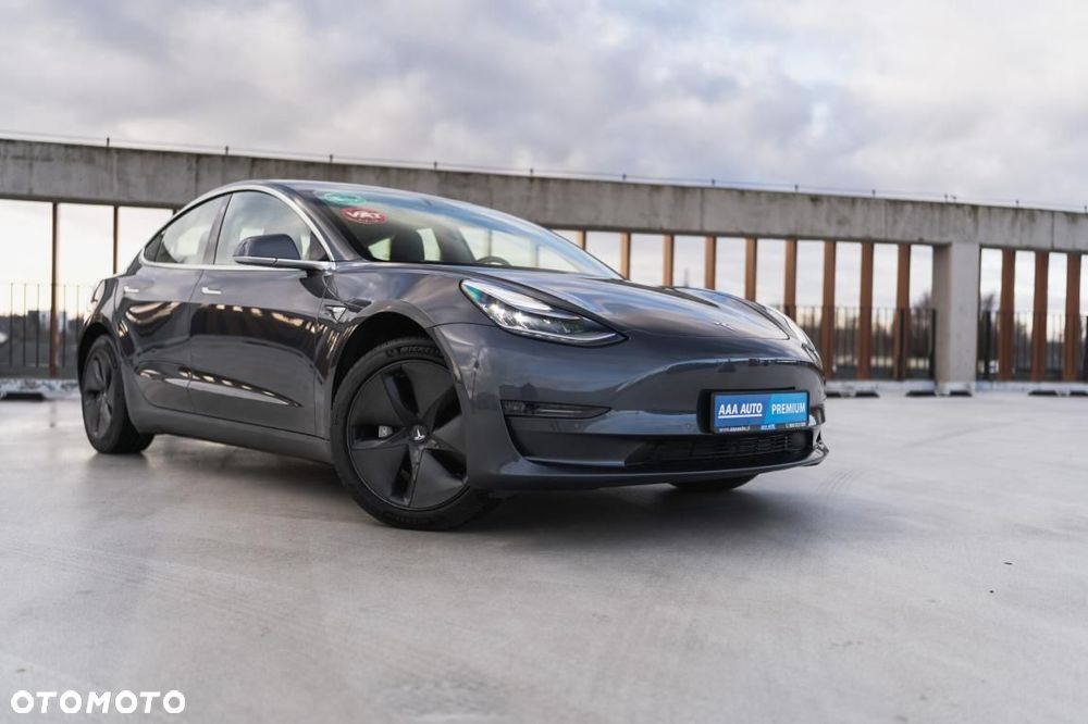 Tesla Model 3 - 9
