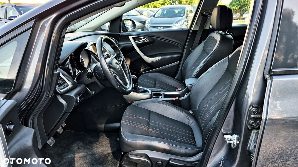 Opel Astra 1.4 T Cosmo S&S - 28