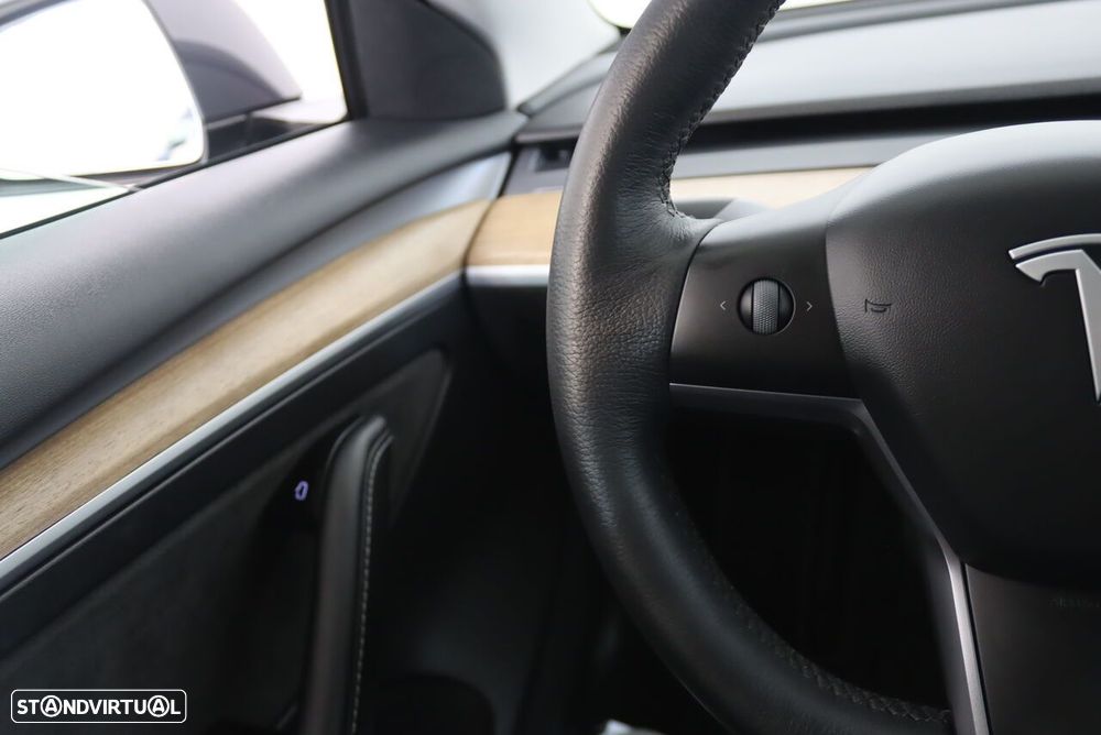 Tesla Model 3 - 12