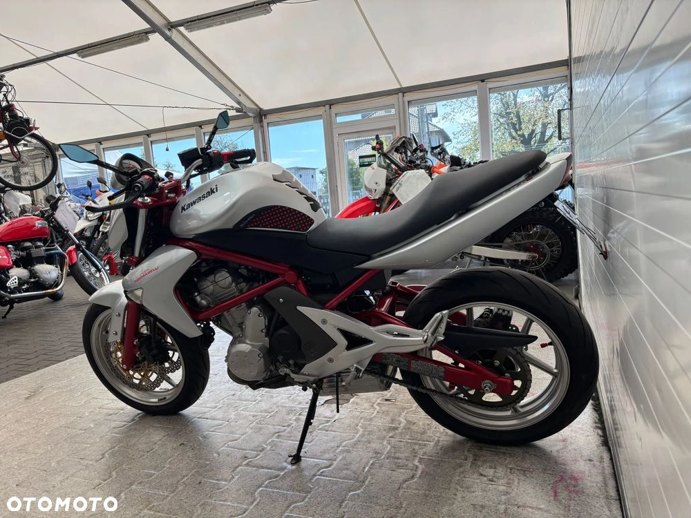 Kawasaki ER - 7