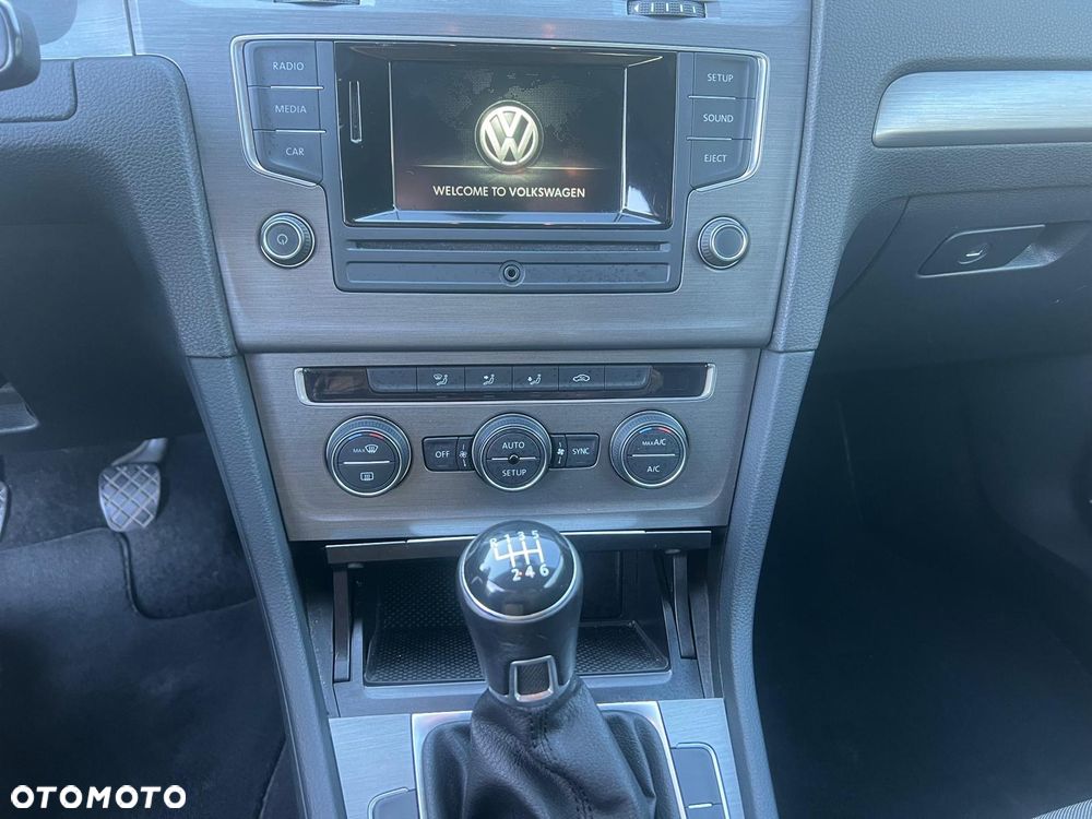 Volkswagen Golf VII 1.2 TSI BMT Comfortline - 13