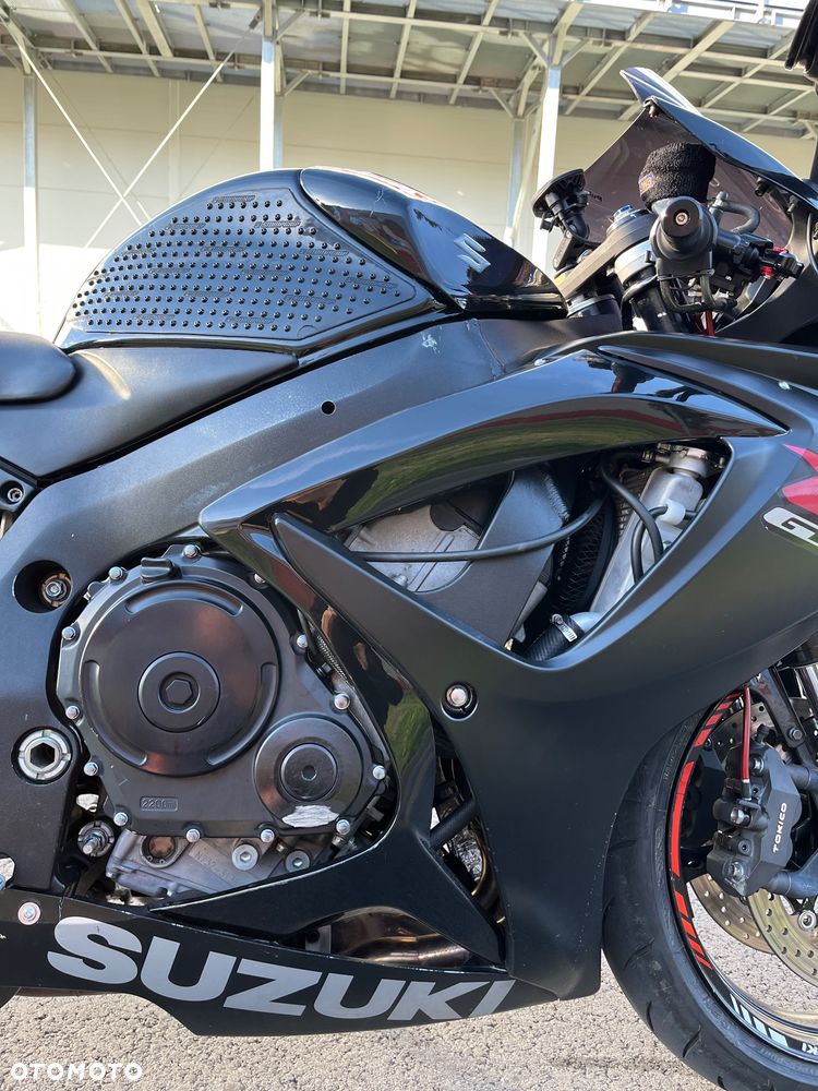 Suzuki GSX-R - 10