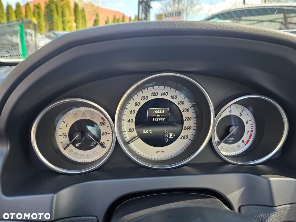 Mercedes-Benz Klasa E 250 7G-TRONIC - 14