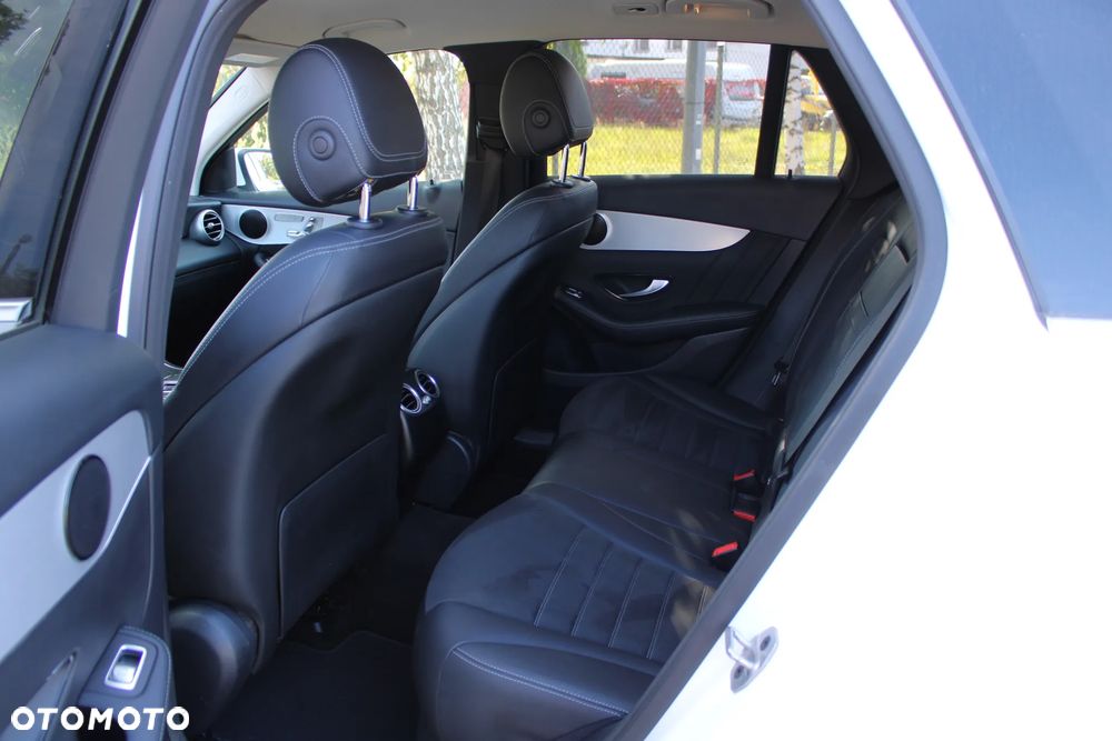 Mercedes-Benz GLC 200 d 4Matic 9G-TRONIC AMG Line - 18