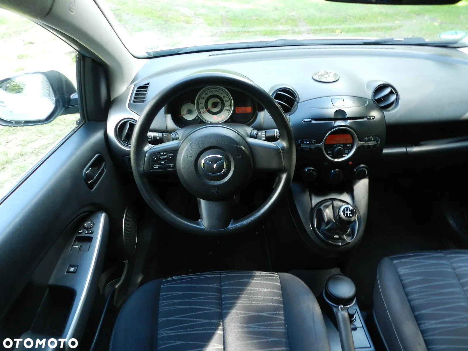 Mazda 2 - 7