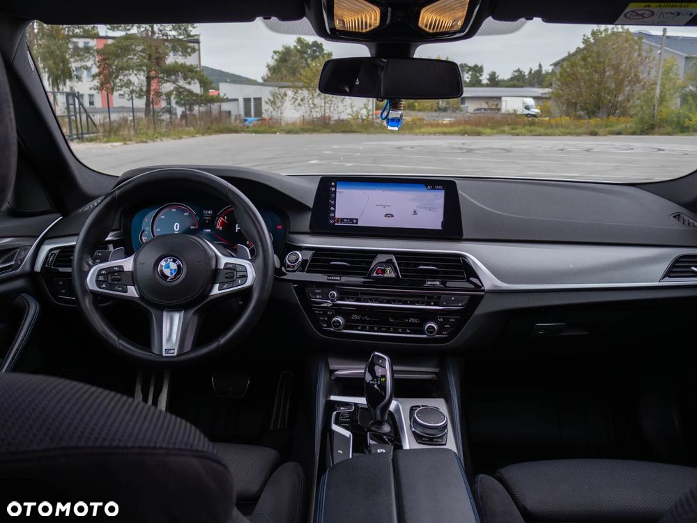 BMW Seria 5 520d xDrive - 25