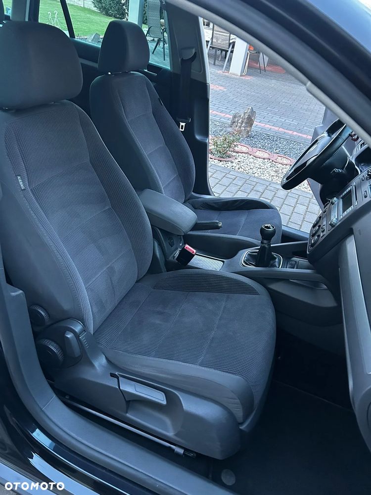 Volkswagen Golf - 14
