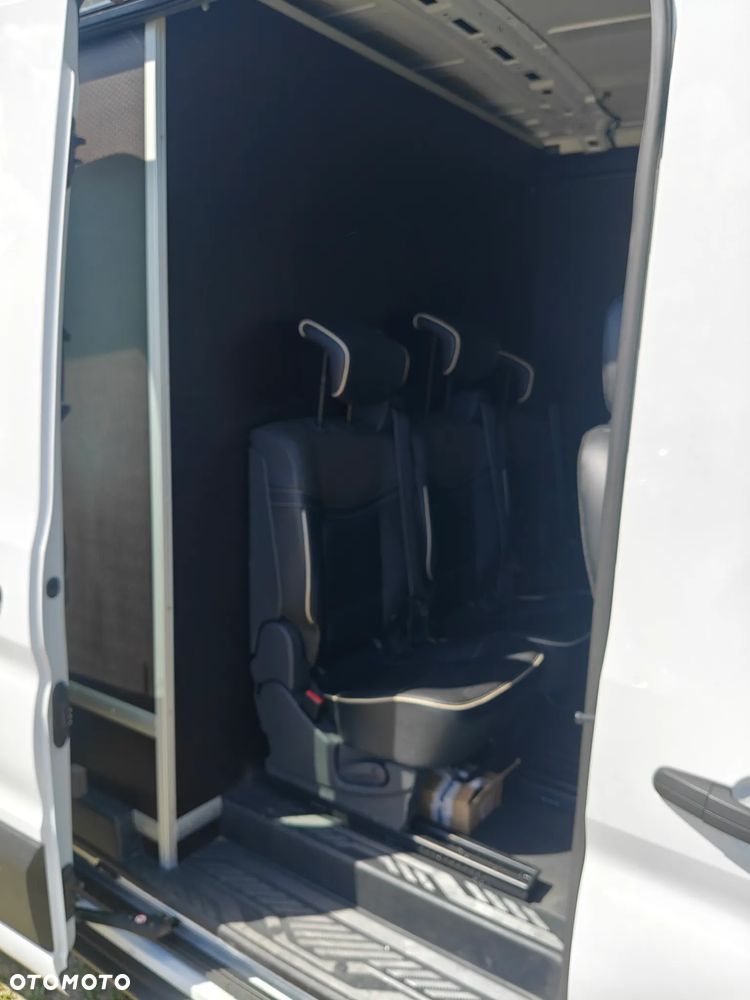 Ford Transit-250 - 13