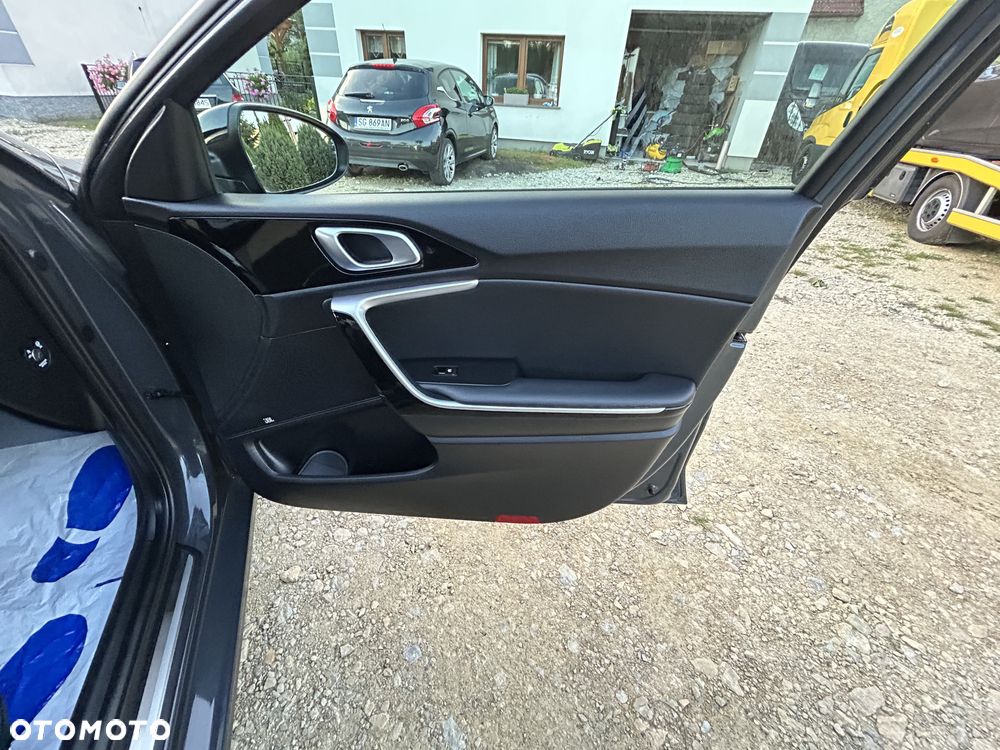 Kia Ceed 1.4 T-GDI DCT OPF GT Line - 33