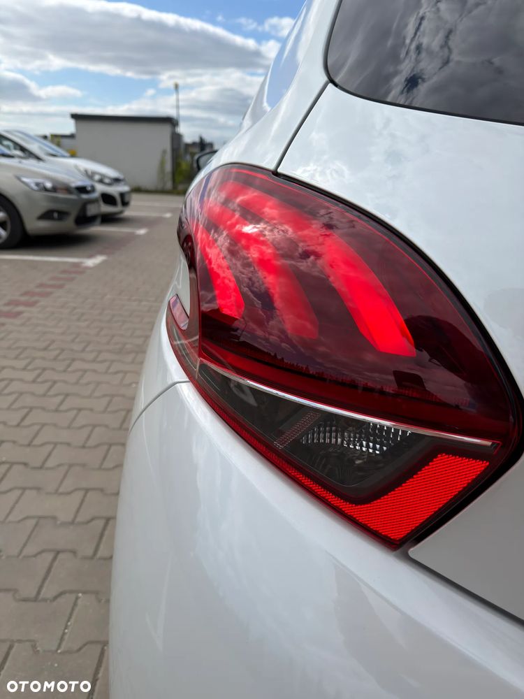 Peugeot 208 1.2 PureTech Allure S&S EAT6 - 10