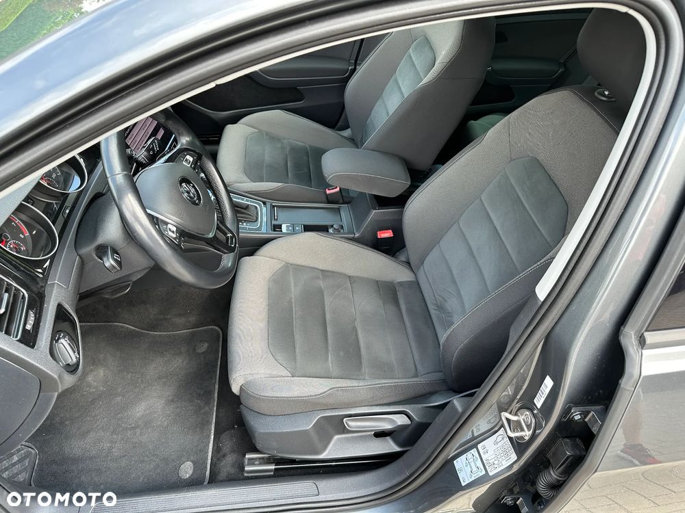 Volkswagen Golf - 21