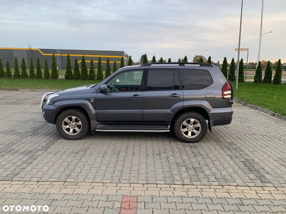 Toyota Land Cruiser - 4