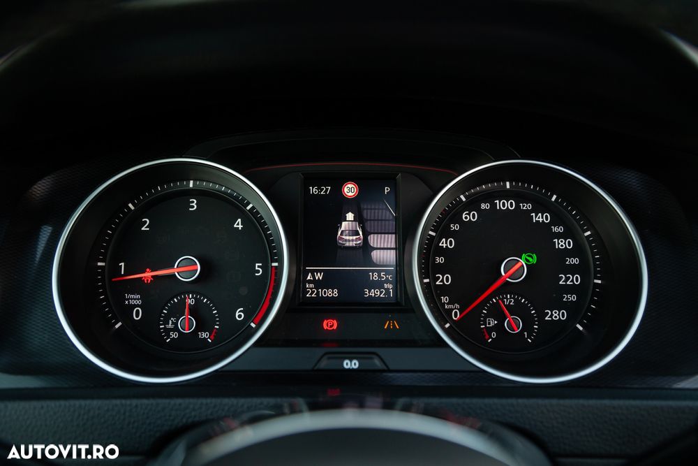 Volkswagen Golf - 25