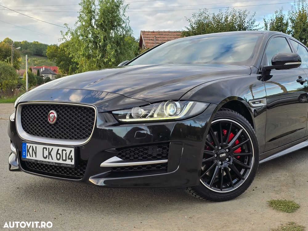 Jaguar XE 2.0 AWD R-Sport - 11