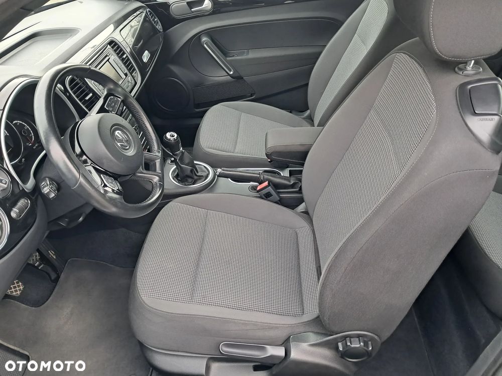 Volkswagen Beetle 1.6 TDI DPF Blue Motion Technologie Design - 4